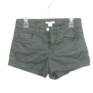 H&M olive green shorts with pockets